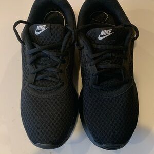 Women’s Nike sneakers